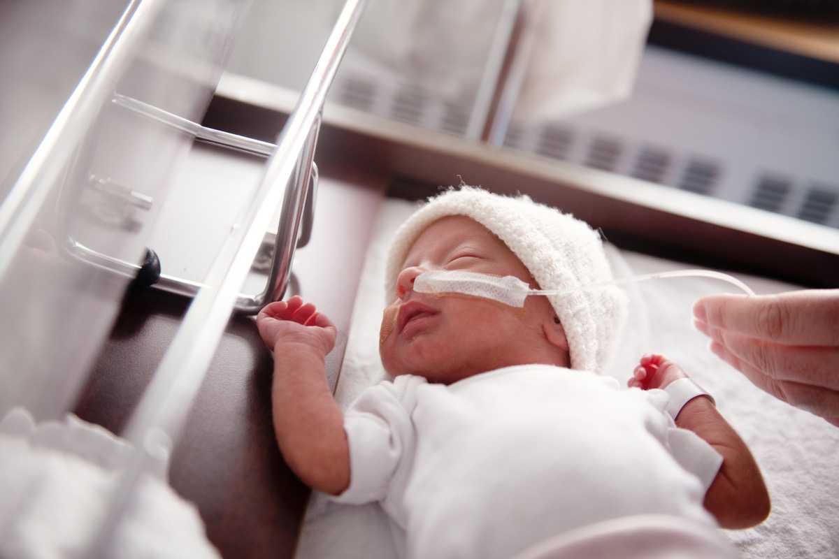 The Incidence of Complications Associated With Parenteral Nutrition in Preterm Infants < 32 Weeks With a Mixed Oil Lipid Emulsion versus a Soybean Oil Lipid Emulsion in a Level IV Neonatal Intensive Care Unit